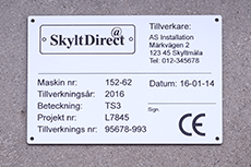 Maskinskylt i graverad plast